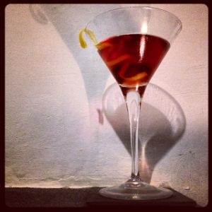 An image of the Boulvardier cocktail submitted by n0tquitethere that contains Rye Whiskey, Turin Bitters, Sweet Vermouth and Lemon